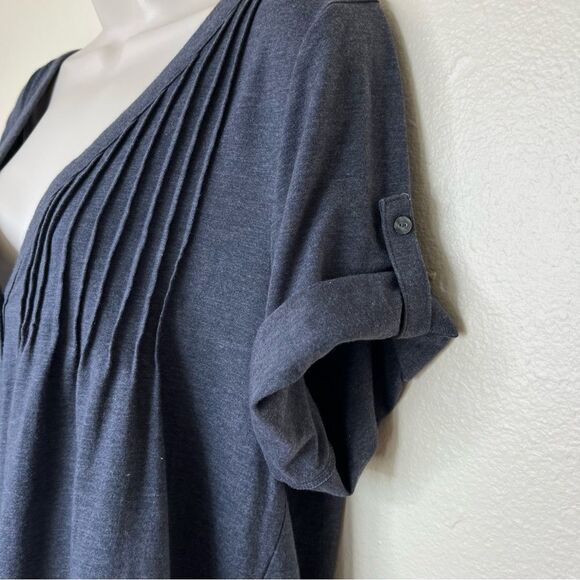 Old Navy Pintuck Button Front Short Roll Tab Gray V Neck Tunic T Women Large - Picture 4 of 13